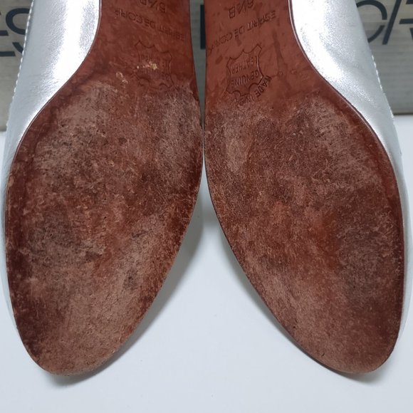 Esprit de Corp Women's Silver Leather Loafers 6.5B - Picture 9 of 11